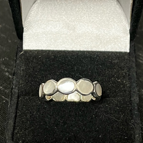 All-Around Tiny Ovals Ring in Sterling Silver and Mother of Pearl - Picture 4 of 13